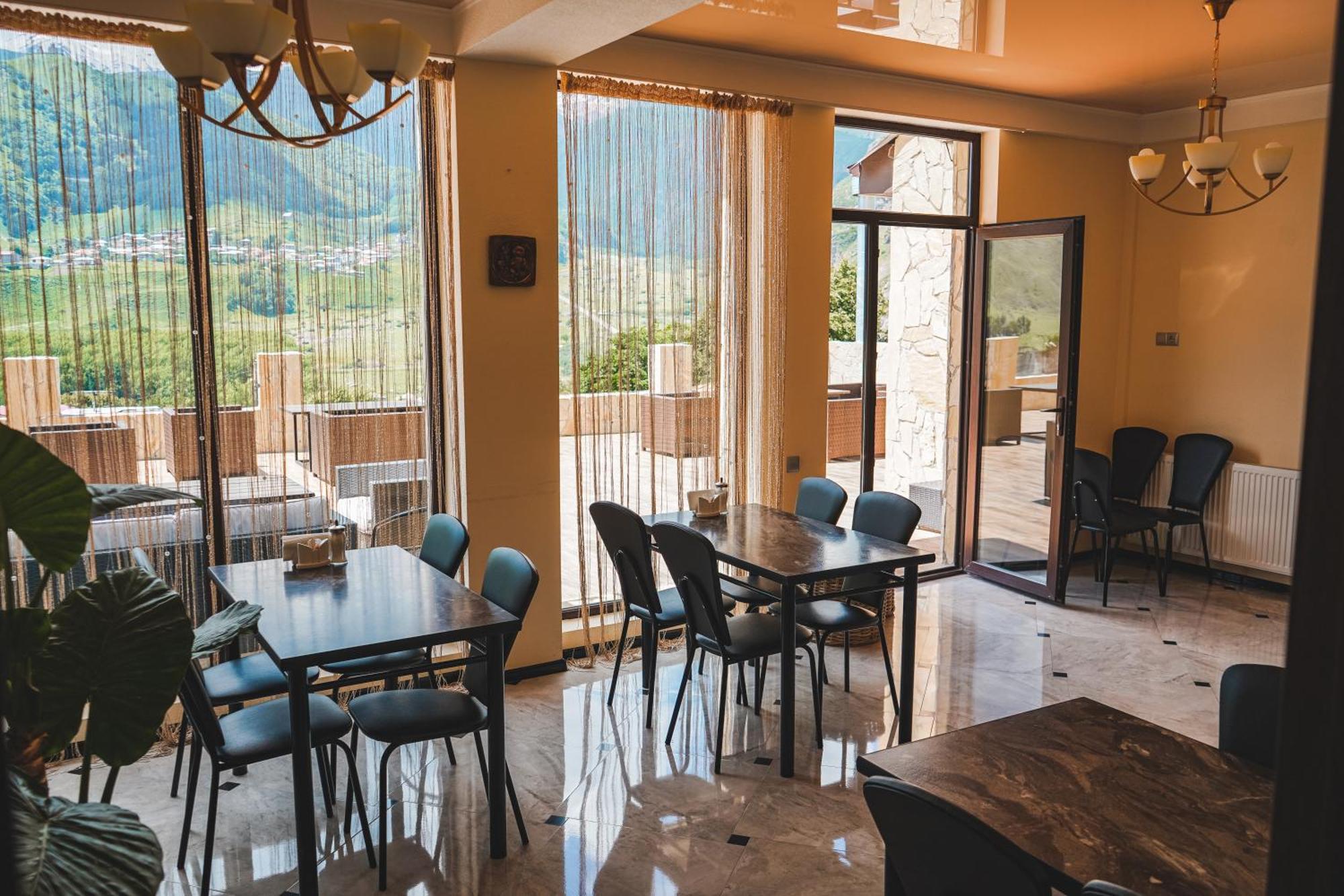 Hotel Toliketi Kazbegi Esterno foto